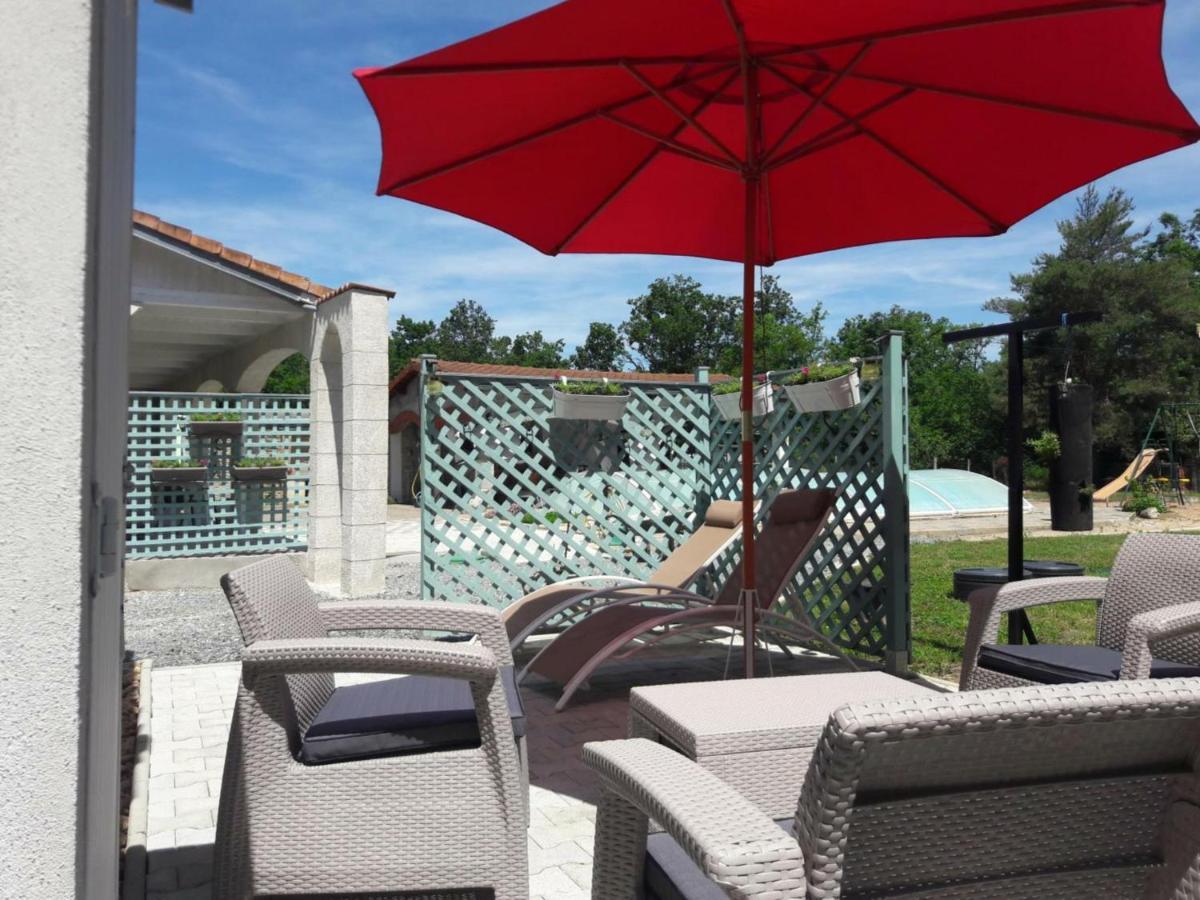 Apartamento Studio Avec Piscine A La Campagne, Proche De Vichy - Jardin, Terrasse, Wifi, Draps Inclus - Fr-1-489-230 Vendat Exterior foto